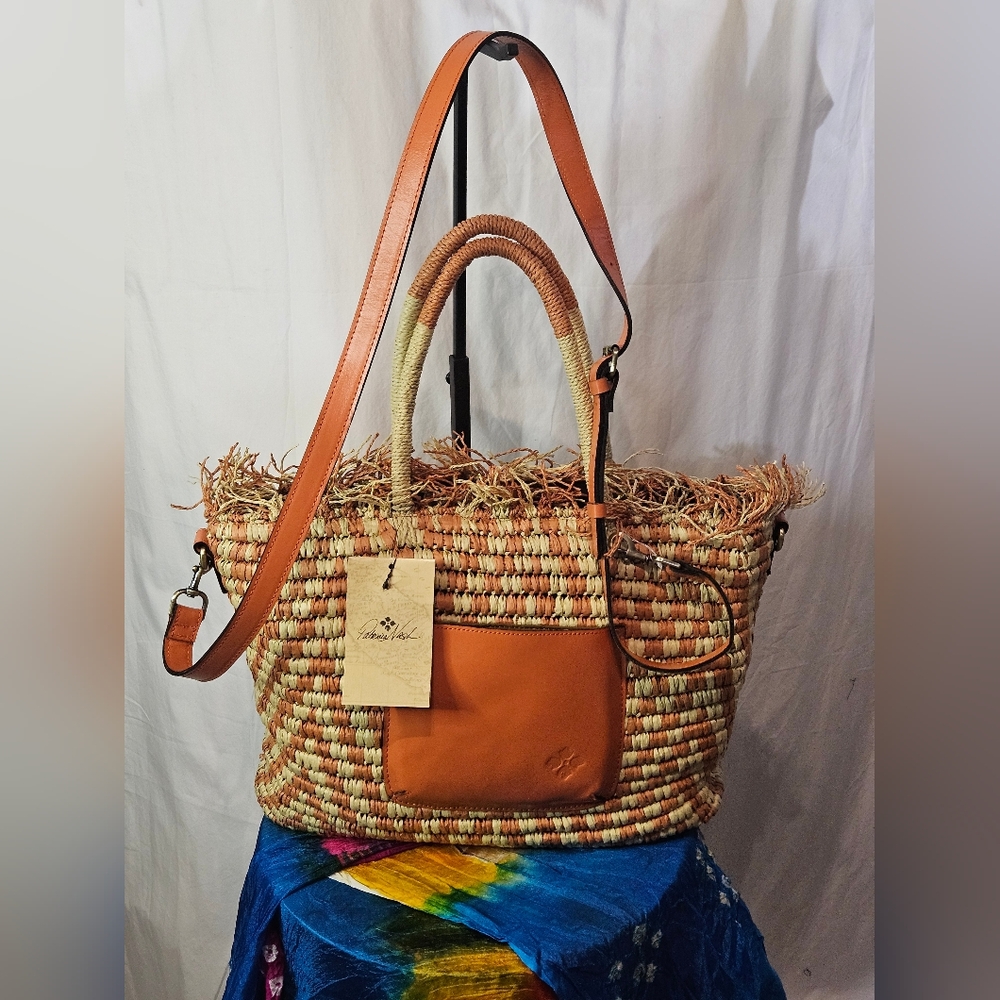 NWTs Patricia Nash Villora Woven straw tote bag  with artisan leather details.